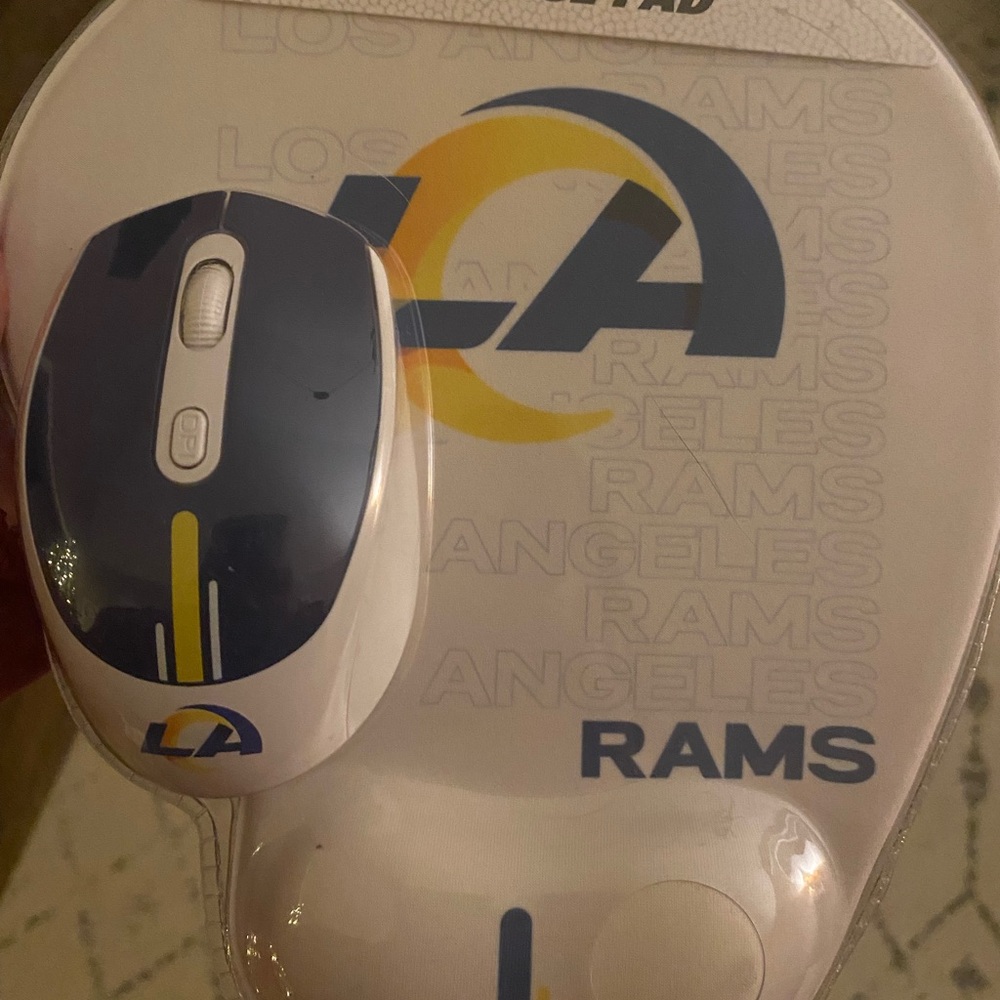 Los Angeles Rams Wireless Mouse and Mouse Pad Set - Blue